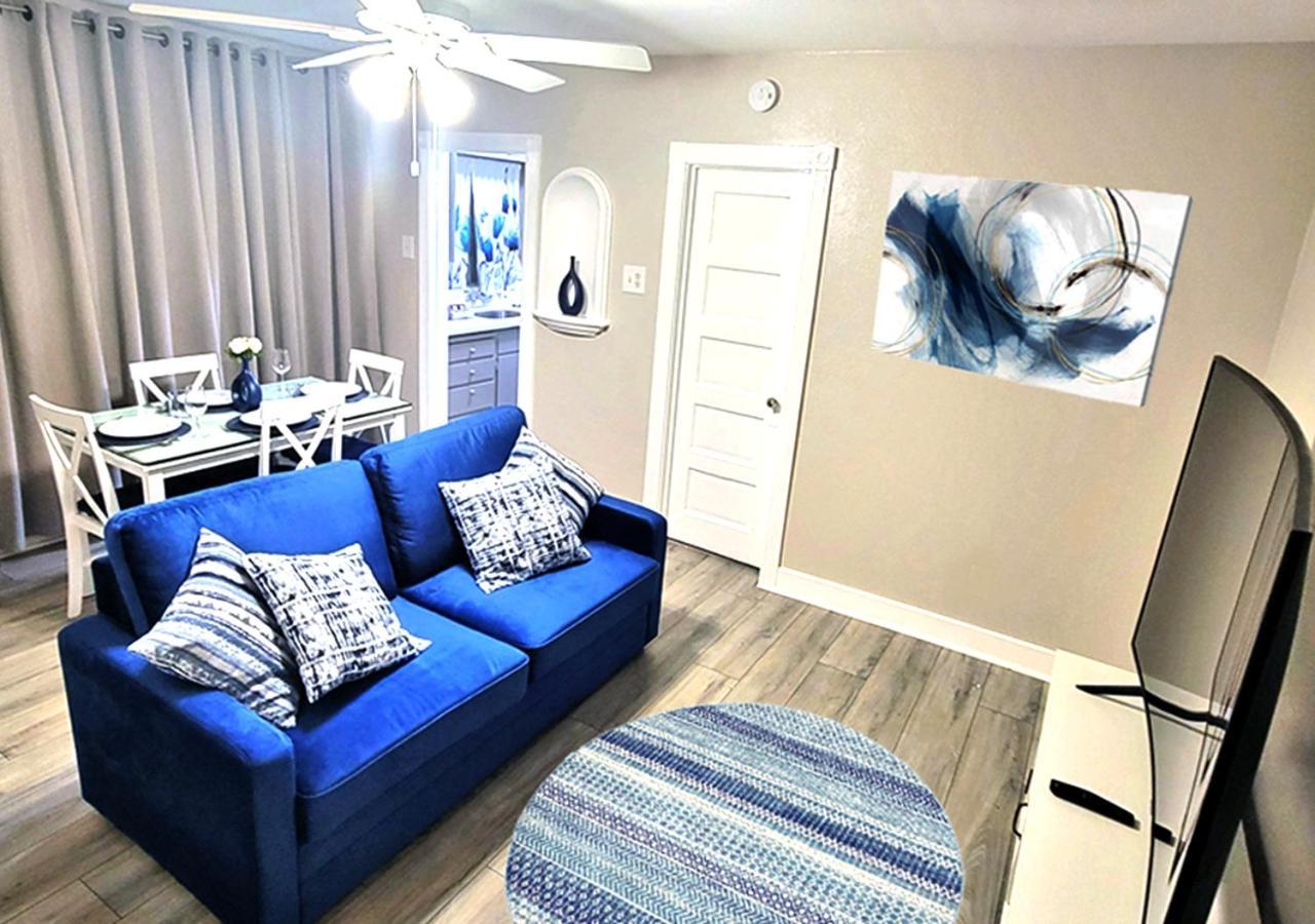 Beautiful Guesthouse, Sleeps 4 - Kitchen, Private Laundry, Ac, Parking, 65' Tv, Close To Stores, Restaurants & Beach 롱비치 외부 사진